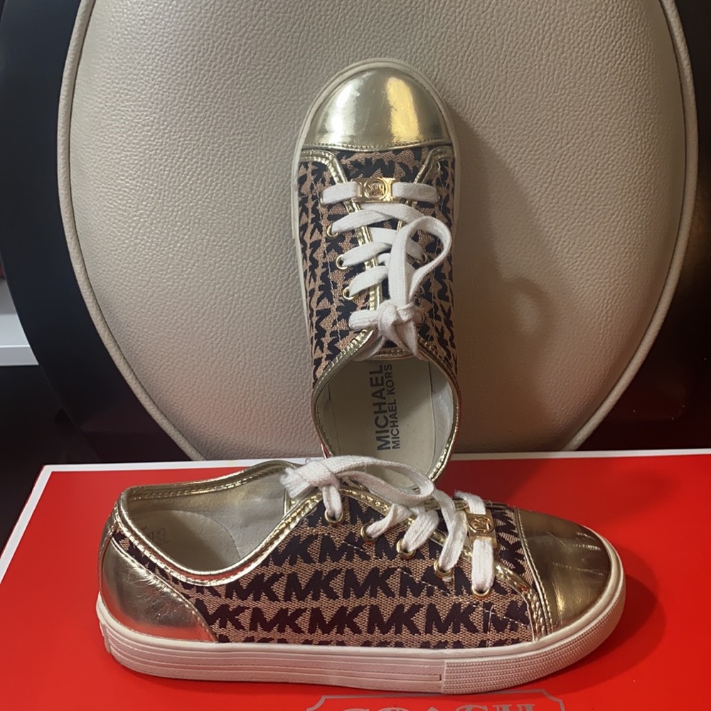 Michael Kors kids Sneakers Used.